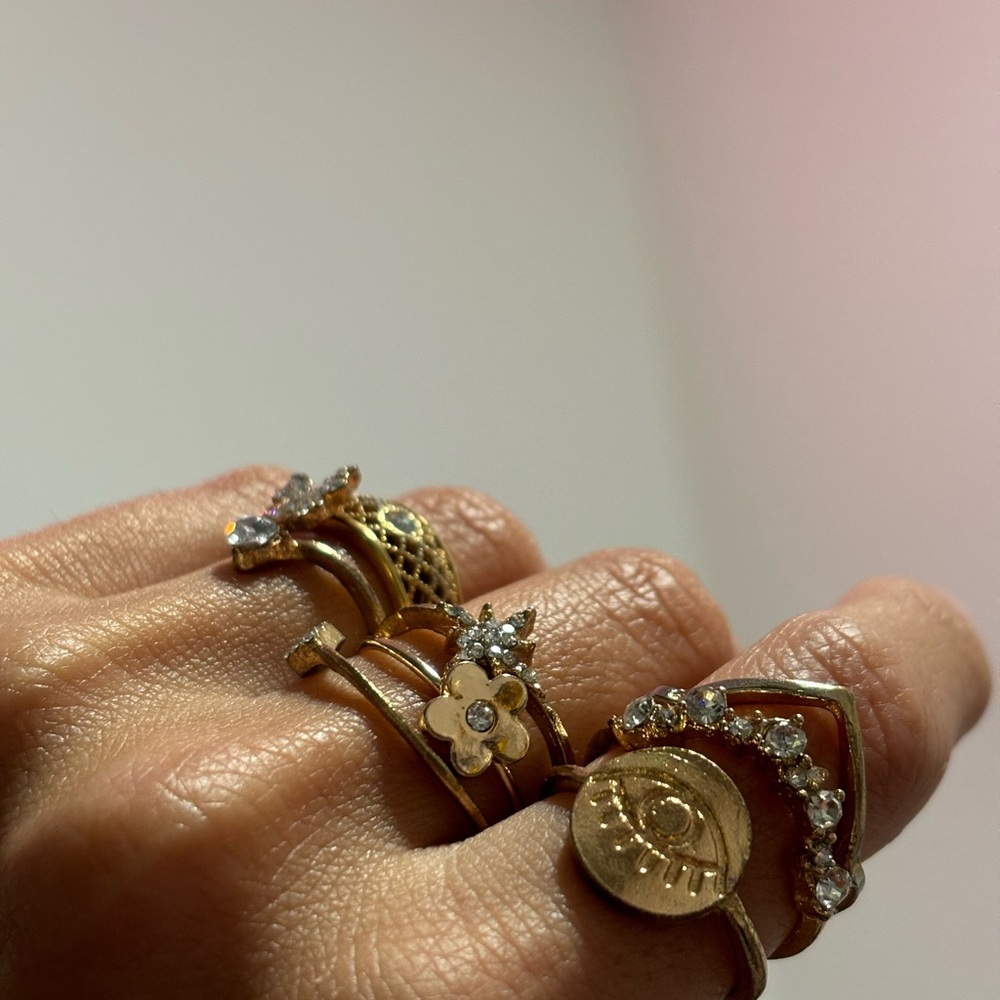 8pc gold ring bundle